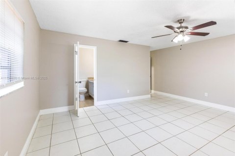 House in Boca Raton, Florida 3 bedrooms, 142.88 sq.m. № 1683493 - photo 26