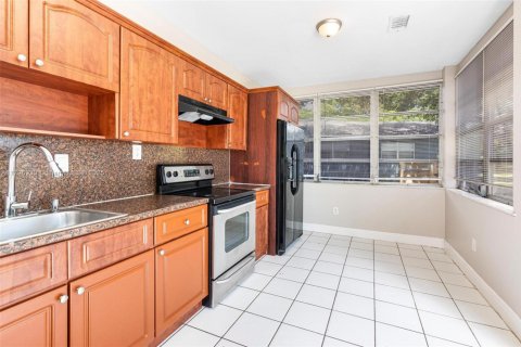 House in Boca Raton, Florida 3 bedrooms, 142.88 sq.m. № 1683493 - photo 12