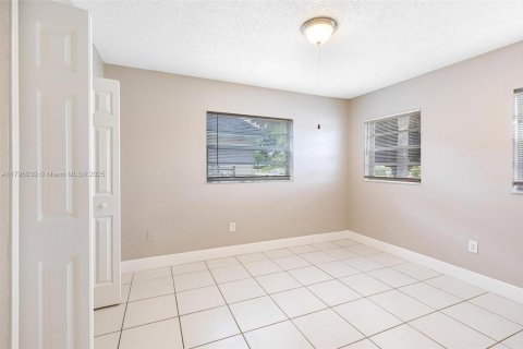 House in Boca Raton, Florida 3 bedrooms, 142.88 sq.m. № 1683493 - photo 20
