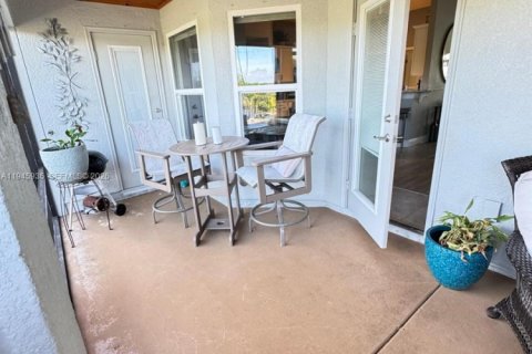 House in Vero Beach, Florida 4 bedrooms, 208.75 sq.m. № 2002343 - photo 12