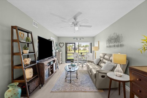 Condo in Jensen Beach, Florida, 2 bedrooms  № 2085969 - photo 3