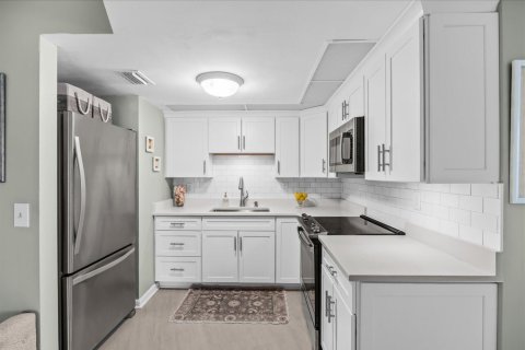 Condo in Jensen Beach, Florida, 2 bedrooms  № 2085969 - photo 6