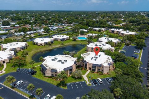 Condo in Jensen Beach, Florida, 2 bedrooms  № 2085969 - photo 28