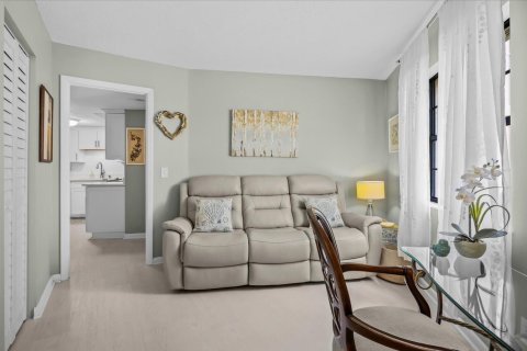 Condo in Jensen Beach, Florida, 2 bedrooms  № 2085969 - photo 16
