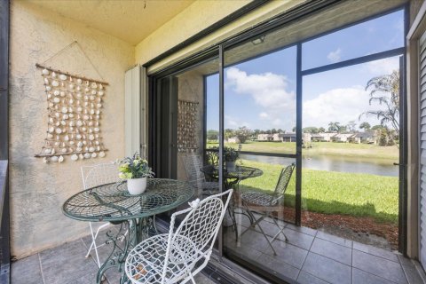 Condo in Jensen Beach, Florida, 2 bedrooms  № 2085969 - photo 20