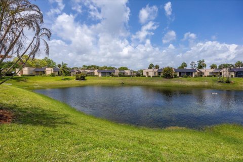 Condo in Jensen Beach, Florida, 2 bedrooms  № 2085969 - photo 24