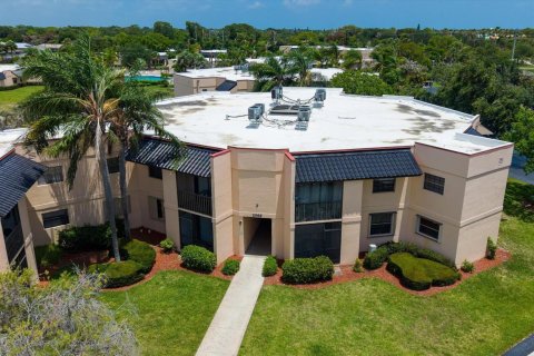 Condo in Jensen Beach, Florida, 2 bedrooms  № 2085969 - photo 26