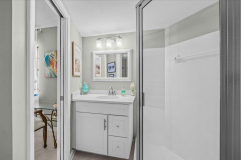 Condo in Jensen Beach, Florida, 2 bedrooms  № 2085969 - photo 17
