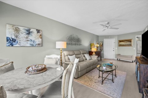 Condo in Jensen Beach, Florida, 2 bedrooms  № 2085969 - photo 11