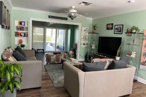 House in New Port Richey, Florida 3 bedrooms, 180.32 sq.m. № 1907075 - photo 6