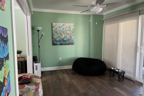 House in New Port Richey, Florida 3 bedrooms, 180.32 sq.m. № 1907075 - photo 25