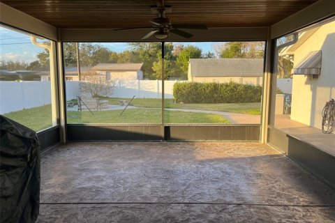 House in New Port Richey, Florida 3 bedrooms, 180.32 sq.m. № 1907075 - photo 26