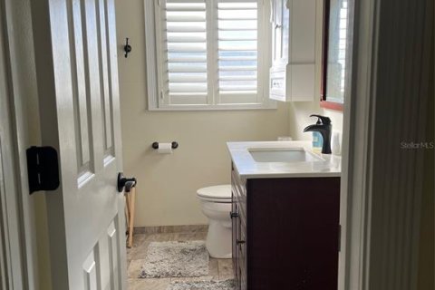 House in New Port Richey, Florida 3 bedrooms, 180.32 sq.m. № 1907075 - photo 20