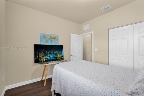 Touwnhouse à vendre à Miami, Floride: 4 chambres, 174.28 m2 № 1974423 - photo 22