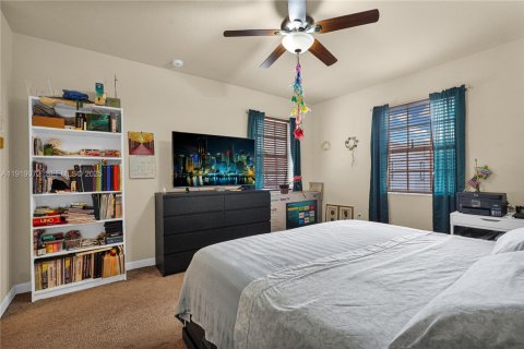 Touwnhouse à vendre à Miami, Floride: 4 chambres, 174.28 m2 № 1974423 - photo 27