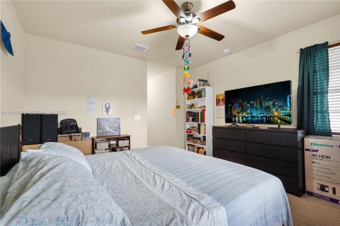 Touwnhouse à vendre à Miami, Floride: 4 chambres, 174.28 m2 № 1974423 - photo 15