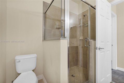 Touwnhouse à vendre à Miami, Floride: 4 chambres, 174.28 m2 № 1974423 - photo 25