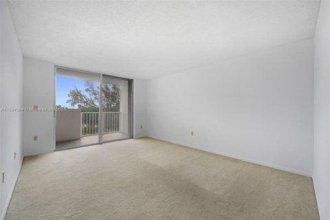 Copropriété à louer à Miami, Floride: 2 chambres, 116.78 m2 № 1945972 - photo 13