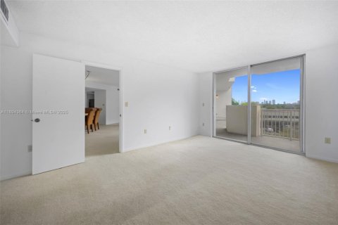 Copropriété à louer à Miami, Floride: 2 chambres, 116.78 m2 № 1945972 - photo 14