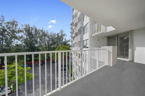 Copropriété à louer à Miami, Floride: 2 chambres, 116.78 m2 № 1945972 - photo 21