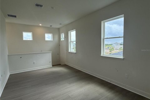 House in Orlando, Florida 5 bedrooms, 318.47 sq.m. № 1760566 - photo 14