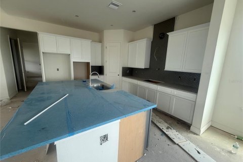House in Orlando, Florida 5 bedrooms, 318.47 sq.m. № 1760566 - photo 6