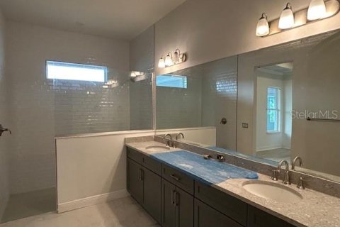 House in Orlando, Florida 5 bedrooms, 318.47 sq.m. № 1760566 - photo 11