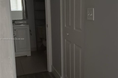 Купить кондоминиум в Катлер-Бей, Флорида 2 спальни, 75.16м2, № 1949859 - фото 4