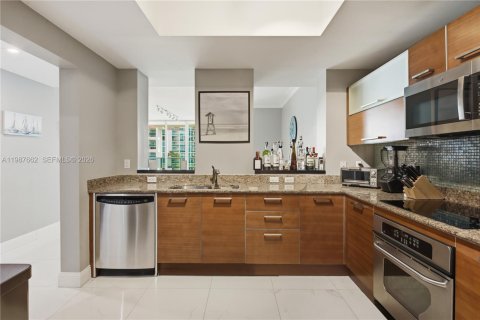 Copropriété à vendre à Aventura, Floride: 3 chambres, 173.36 m2 № 2050361 - photo 11