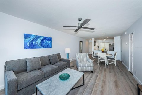 Condominio en alquiler en Saint Petersburg, Florida, 2 dormitorios, 82.68 m2 № 840339 - foto 10