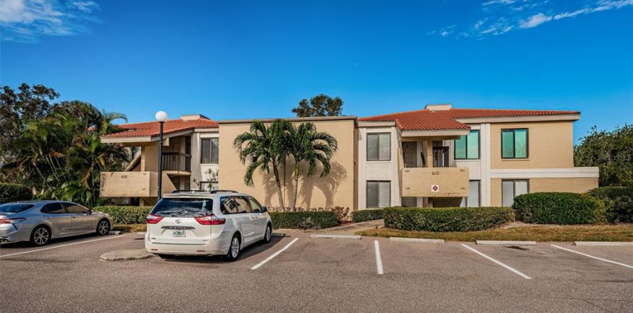 Condo à Saint Petersburg, Floride, 2 chambres № 840339