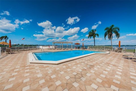 Condominio en alquiler en Saint Petersburg, Florida, 2 dormitorios, 82.68 m2 № 840339 - foto 26