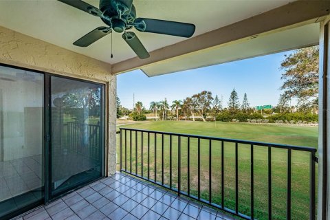 Condominio en alquiler en Saint Petersburg, Florida, 2 dormitorios, 82.68 m2 № 840339 - foto 24