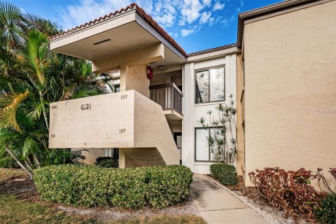 Condominio en alquiler en Saint Petersburg, Florida, 2 dormitorios, 82.68 m2 № 840339 - foto 2