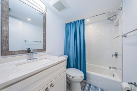 Condominio en alquiler en Saint Petersburg, Florida, 2 dormitorios, 82.68 m2 № 840339 - foto 13