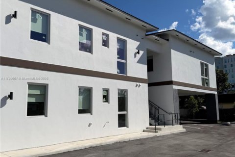 Casa en alquiler en Hallandale Beach, Florida, 3 dormitorios, 102.19 m2 № 1865153 - foto 27