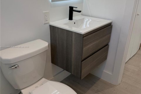 Casa en alquiler en Hallandale Beach, Florida, 3 dormitorios, 102.19 m2 № 1865153 - foto 18