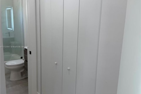 Casa en alquiler en Hallandale Beach, Florida, 3 dormitorios, 102.19 m2 № 1865153 - foto 20