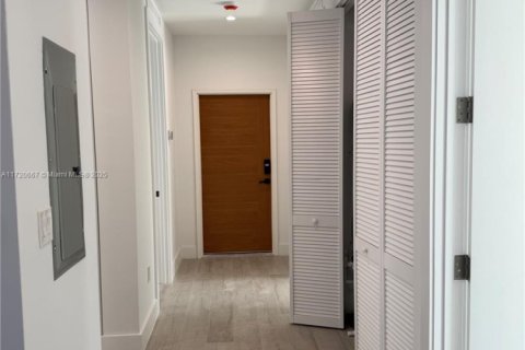 Casa en alquiler en Hallandale Beach, Florida, 3 dormitorios, 102.19 m2 № 1865153 - foto 17