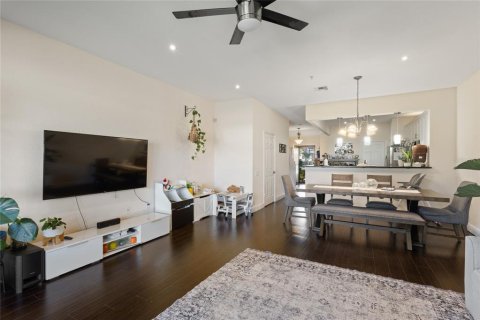 Condominio en venta en Orlando, Florida, 3 dormitorios, 156.26 m2 № 2142532 - foto 8