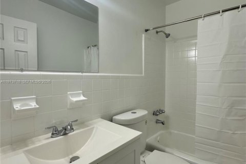 Appartement à louer à Hollywood, Floride: 1 chambre № 2033341 - photo 13