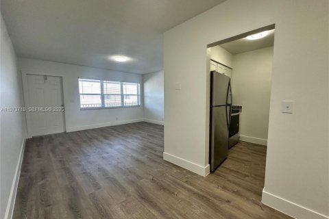 Apartment in Hollywood, Florida 1 bedroom № 2033341