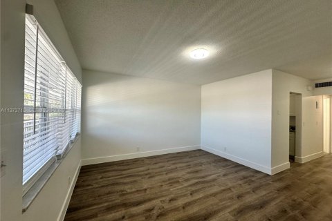 Appartement à louer à Hollywood, Floride: 1 chambre № 2033341 - photo 5