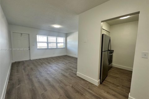 Appartement à louer à Hollywood, Floride: 1 chambre № 2033341 - photo 2