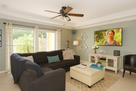 Adosado en alquiler en Miami, Florida, 3 dormitorios, 177.35 m2 № 1953437 - foto 9