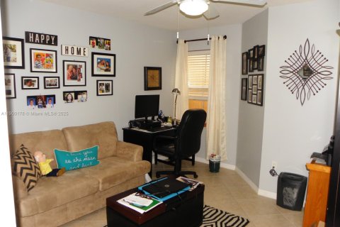 Adosado en alquiler en Miami, Florida, 3 dormitorios, 177.35 m2 № 1953437 - foto 18