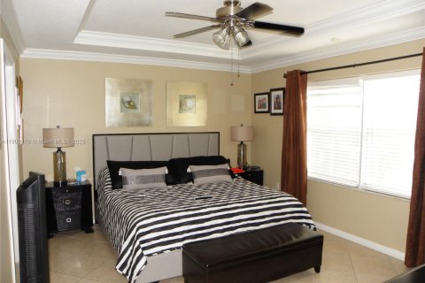 Adosado en alquiler en Miami, Florida, 3 dormitorios, 177.35 m2 № 1953437 - foto 12