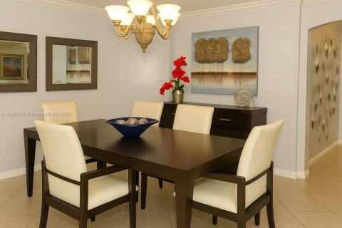 Adosado en alquiler en Miami, Florida, 3 dormitorios, 177.35 m2 № 1953437 - foto 6