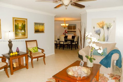 Adosado en alquiler en Miami, Florida, 3 dormitorios, 177.35 m2 № 1953437 - foto 3