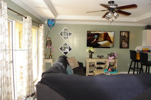 Adosado en alquiler en Miami, Florida, 3 dormitorios, 177.35 m2 № 1953437 - foto 16